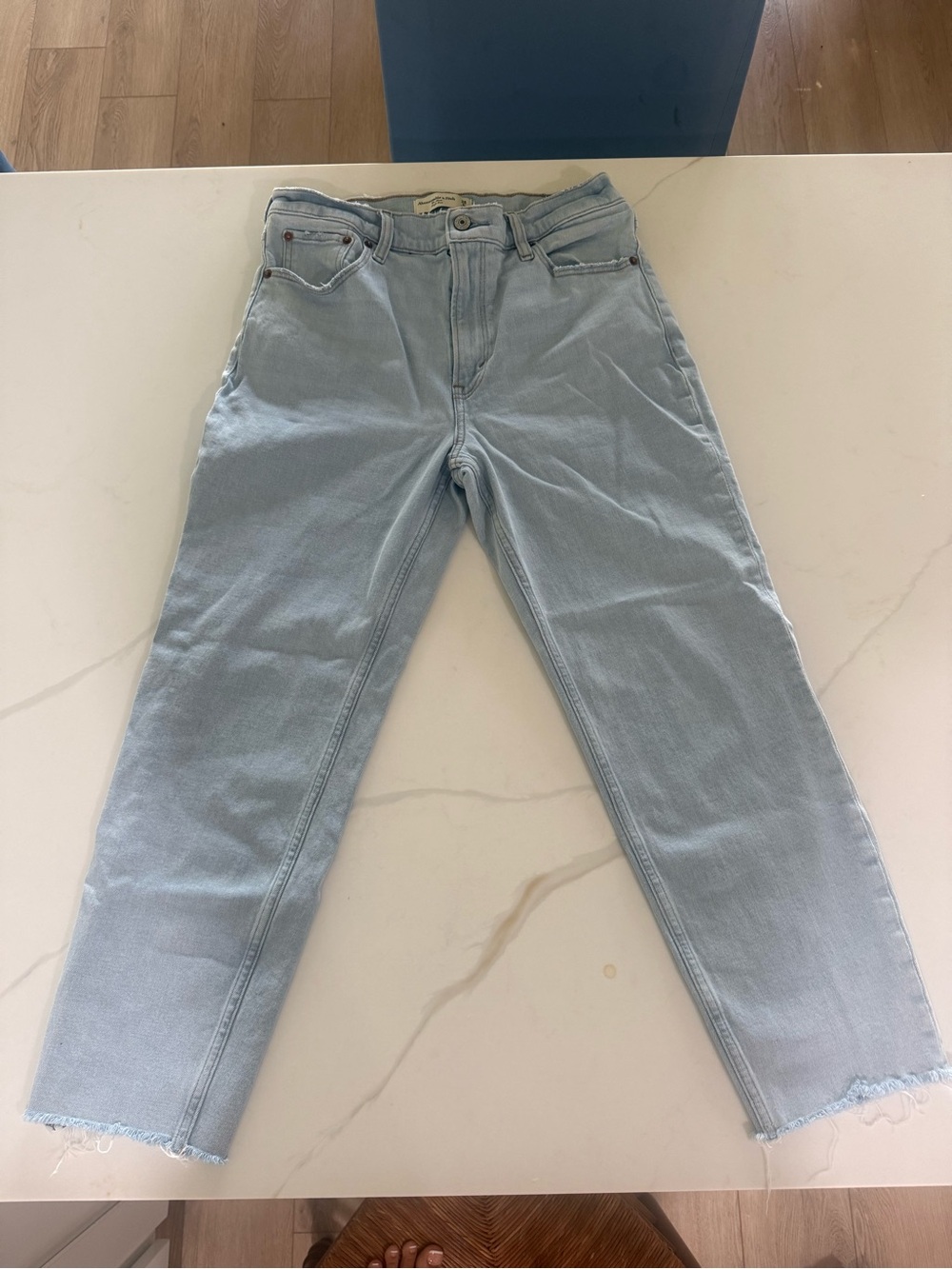 Abercrombie & Fitch Light Blue Cropped Jeans - High Rise